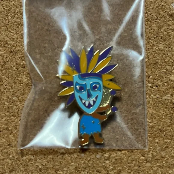 Tiki Drummer it's a small world Walt Disney World 50th Anniversary Disney Pin - Picture 2 of 3